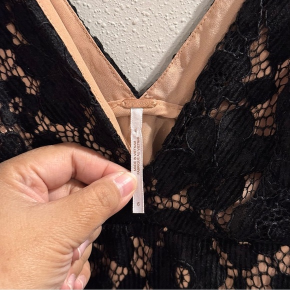 Free People Women's Size 6 Black Dangerous Love Plunge V-Neck Lace Mini Dress - Picture 3 of 8